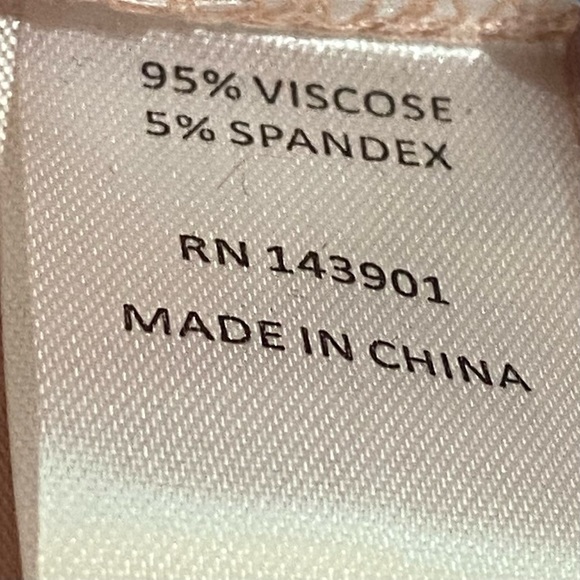 Coco and Carmen‎ Celina Tiered Long Sleeve Crew Neck Pink - Picture 7 of 8